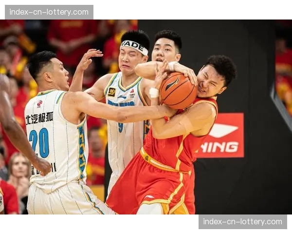 【2026年4月CBA联赛低位防守体系趋势分析·赛中·通讯总决赛G3低位攻防全记录：周琦与莫兰德的三秒区缠斗